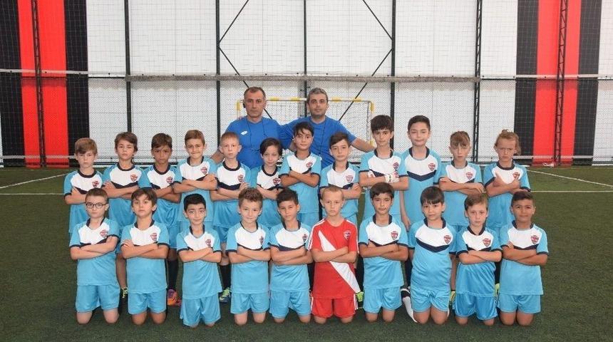 Sağlıkspor İle Efk Arasında D&ouml;rtl&uuml; Turnuva