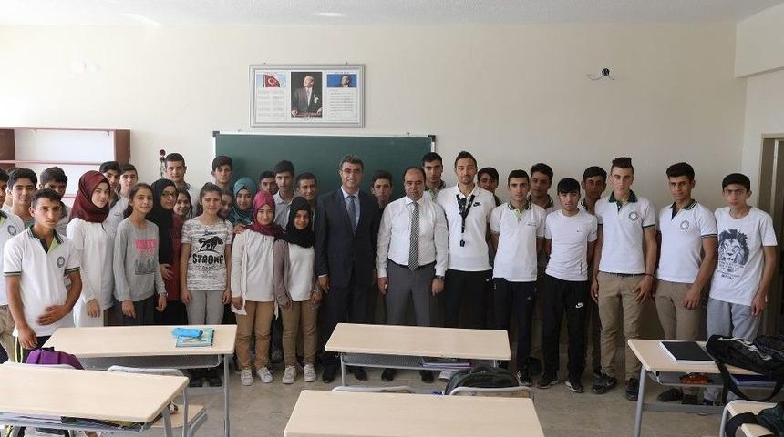 Şanlıurfa B&uuml;y&uuml;kşehir Belediye Başkanı Nihat &Ccedil;ift&ccedil;i: