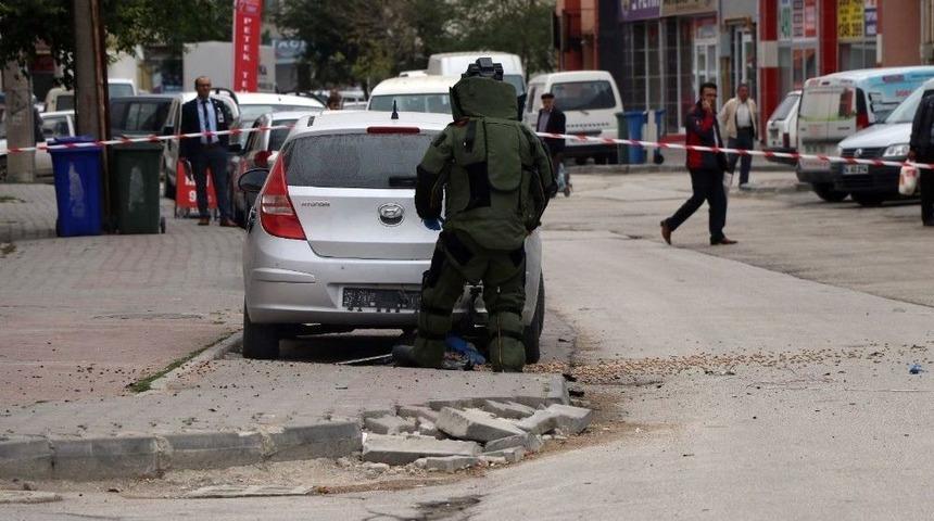 Patlatılan Ş&uuml;pheli &Ccedil;antadan Kuruyemiş &Ccedil;ıktı