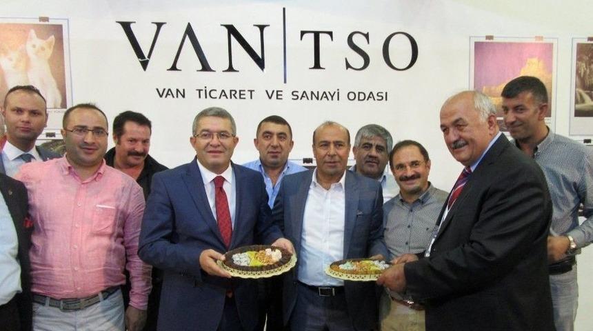 Van&rsquo;da Malatya R&uuml;zgarı Esiyor