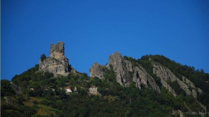 Tarihi Gen&ccedil;ağa Kalesi Kurtarılıyor