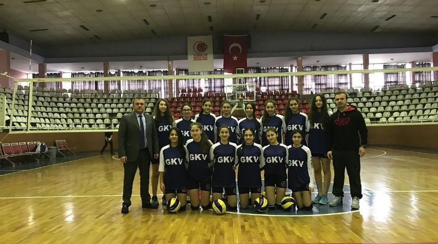 Spora, Gaziantep Kolej Vakfı İmzası