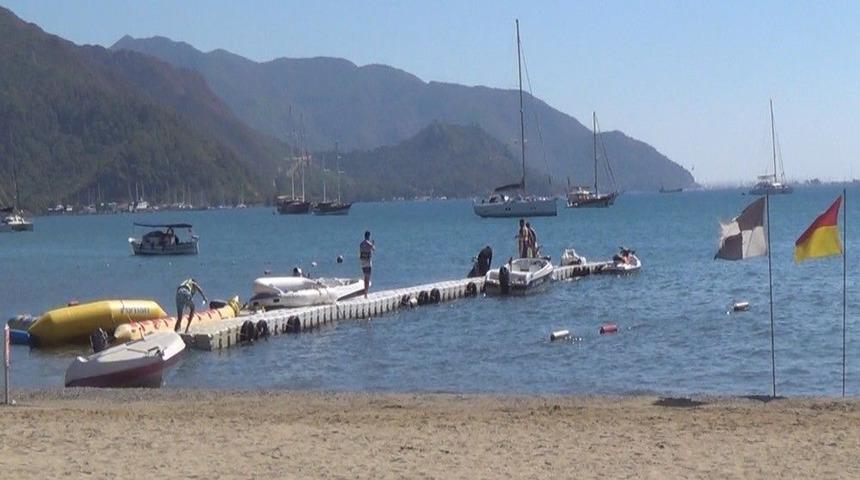 Marmaris’te Spor Yaparken Denize Düşen Turist Yaralandı