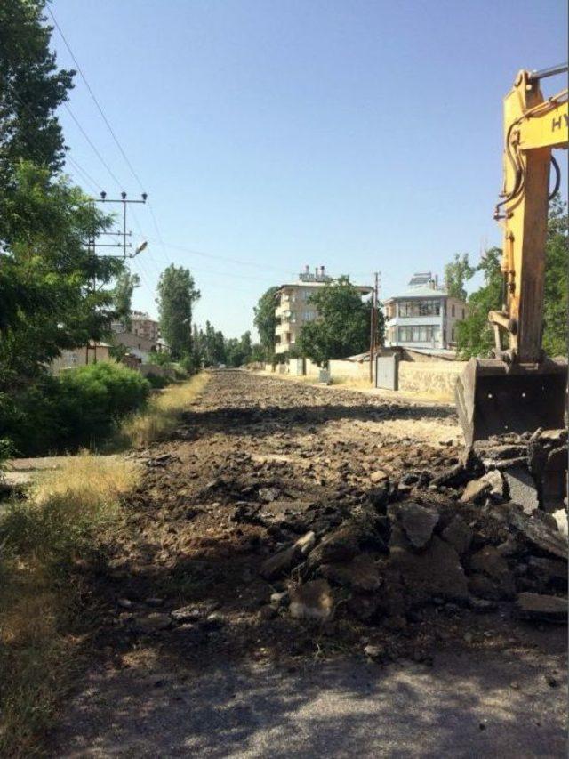 Van Büyükşehir Belediyesinden Erciş’e 14 Milyonluk Yol Yatırımı