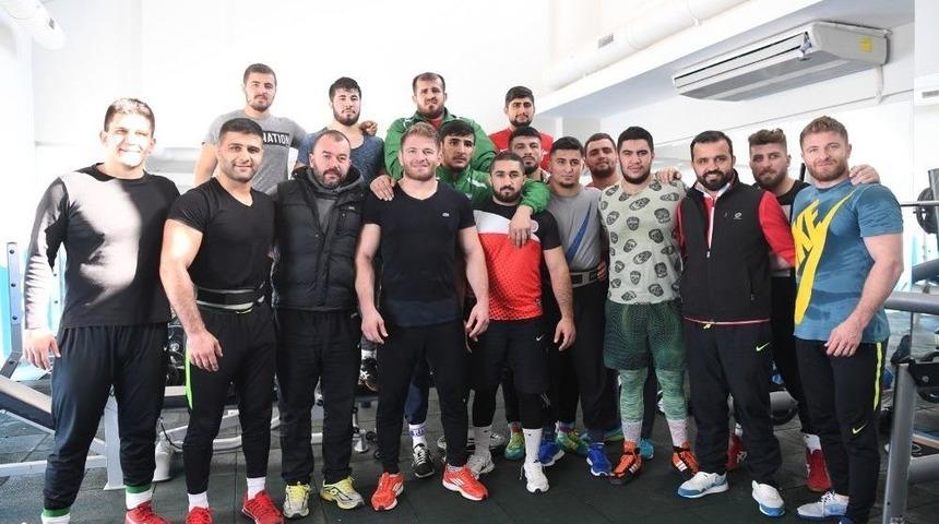 Konyaaltı Belediyesi Pehlivanları &Ccedil;alışmalara Başladı