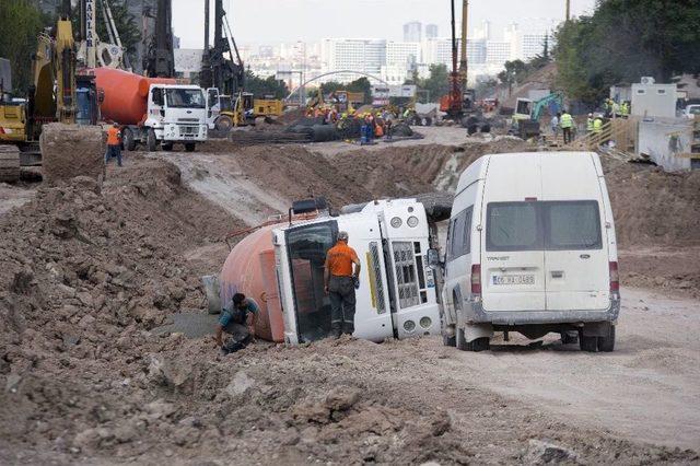 Başkent’te Beton Mikseri Devrildi: 1 Yaralı