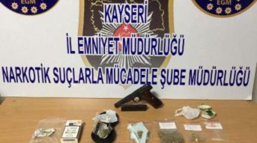 Kayseri'de Uyuşturucu Ticaretine 3 Gözaltı