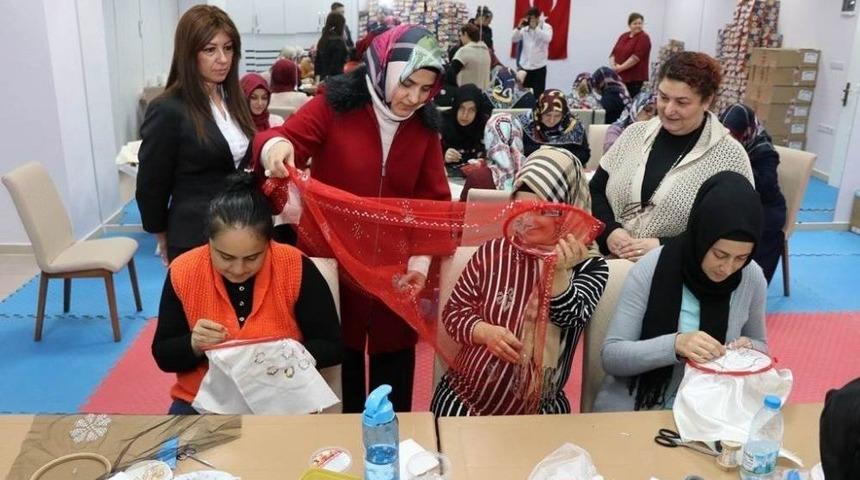 Proje Eğitim Uygulama Merkezinde Maharetli Eller