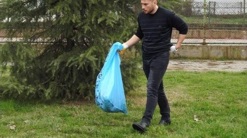 Parkları Temizliyorlar