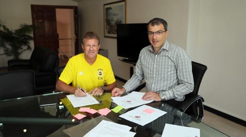Fenerbahçe’de Erwin Koeman İmzayı Attı