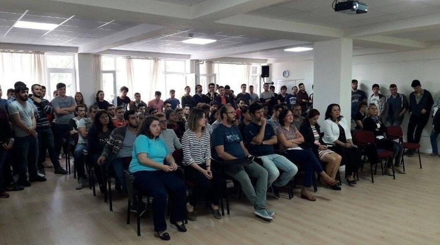 Yabancı Diller Y&uuml;ksekokulu &Ouml;ğrencilerine Oryantasyon Yapıldı