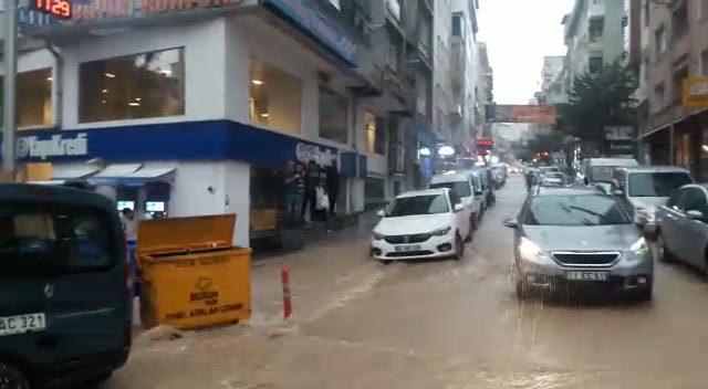 Bilecik'te sağanak; yollar göle döndü