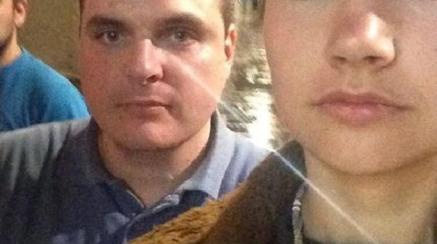 Hollandalı Gen&ccedil; Kız Tacizcileriyle Selfie &Ccedil;ekiyor