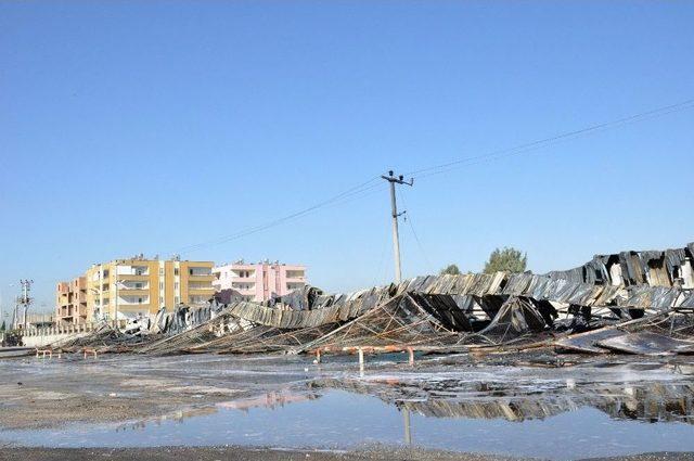 Tarsus Sebze Hali’ndeki 18 Depo Demir Yığınına Döndü