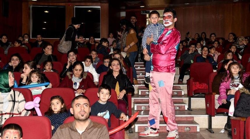 Seyhan Belediyesi &Ccedil;ocukları Şenlikte Buluşturdu