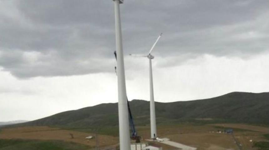 H&uuml;y&uuml;k &Ccedil;ift&ccedil;isi, R&uuml;zgar Enerji Santralının Devreye Girmesini Bekliyor