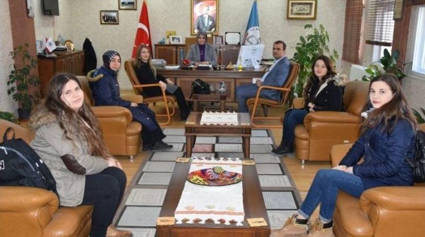 Avrupa &Uuml;lkelerine Gidecek Olan &Ouml;ğrencilerden İl Milli Eğitim M&uuml;d&uuml;r&uuml; Durmuş&rsquo;a Ziyaret