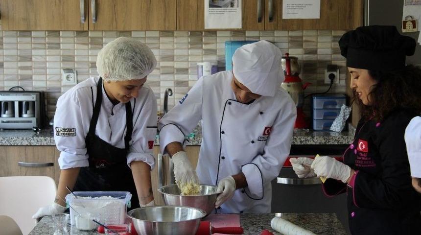 Kocaeli&rsquo;de Engelli &Ouml;ğrencilerden &Ouml;rnek Davranış