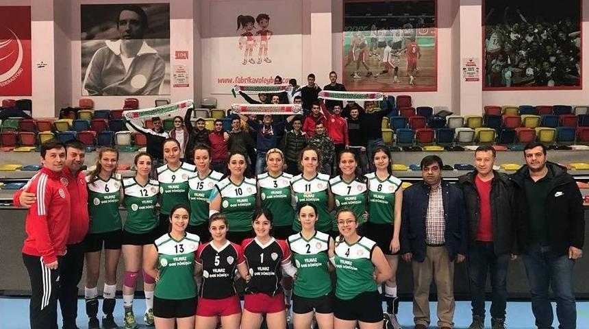 Voleybolcu Kızlardan Galibiyet &Uuml;st&uuml;ne Galibiyet