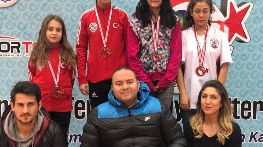 1308 Osmaneli Belediyespor Halter Takımı Sporcularından B&uuml;y&uuml;k Başarı