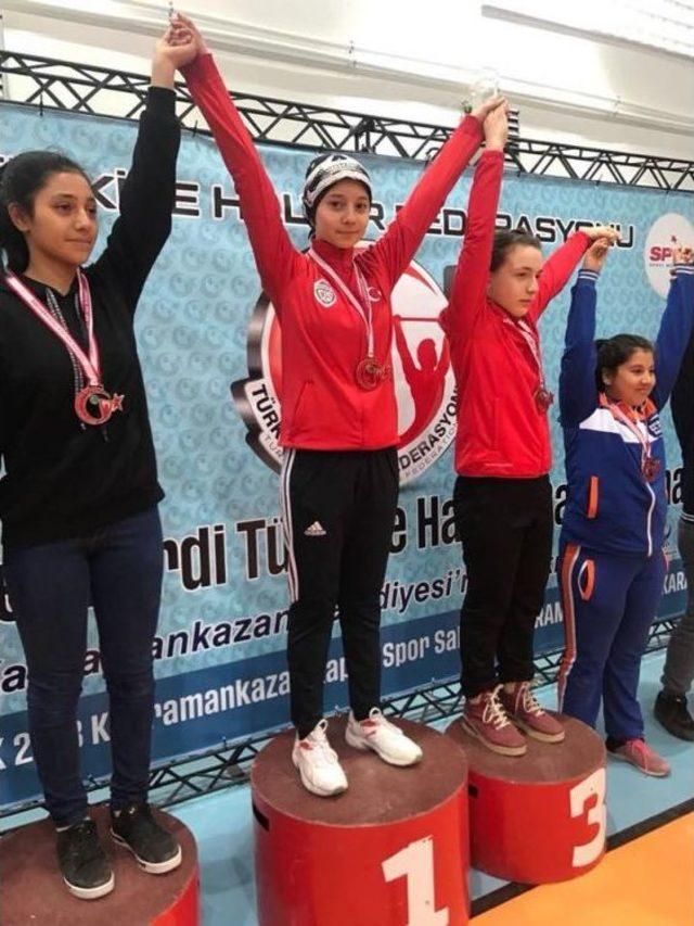 1308 Osmaneli Belediyespor Halter Takımı Sporcularından Büyük Başarı