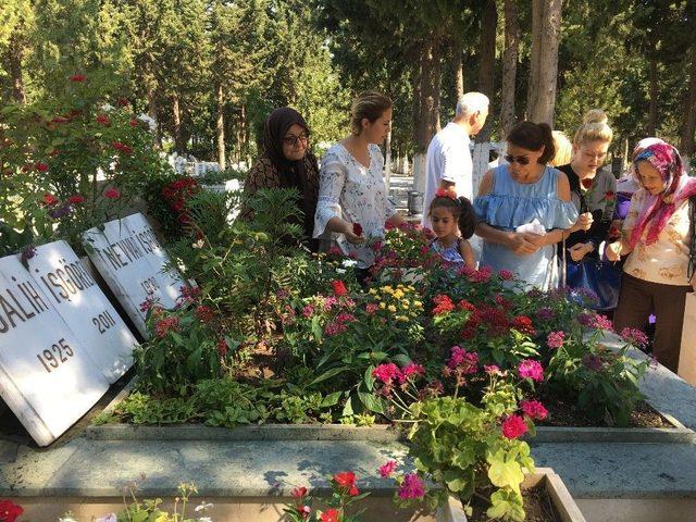 Hayırsever Nevvar-salih İşgören Çifti Özlemle Anıldı