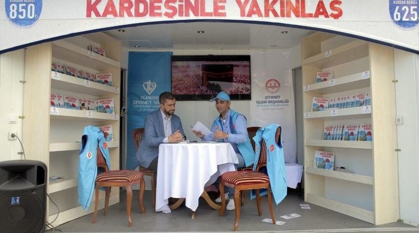 T&uuml;rkiye Diyanet Vakfında Kurban &Ccedil;ağrı Merkezi Ve Bağış Standı Hizmeti