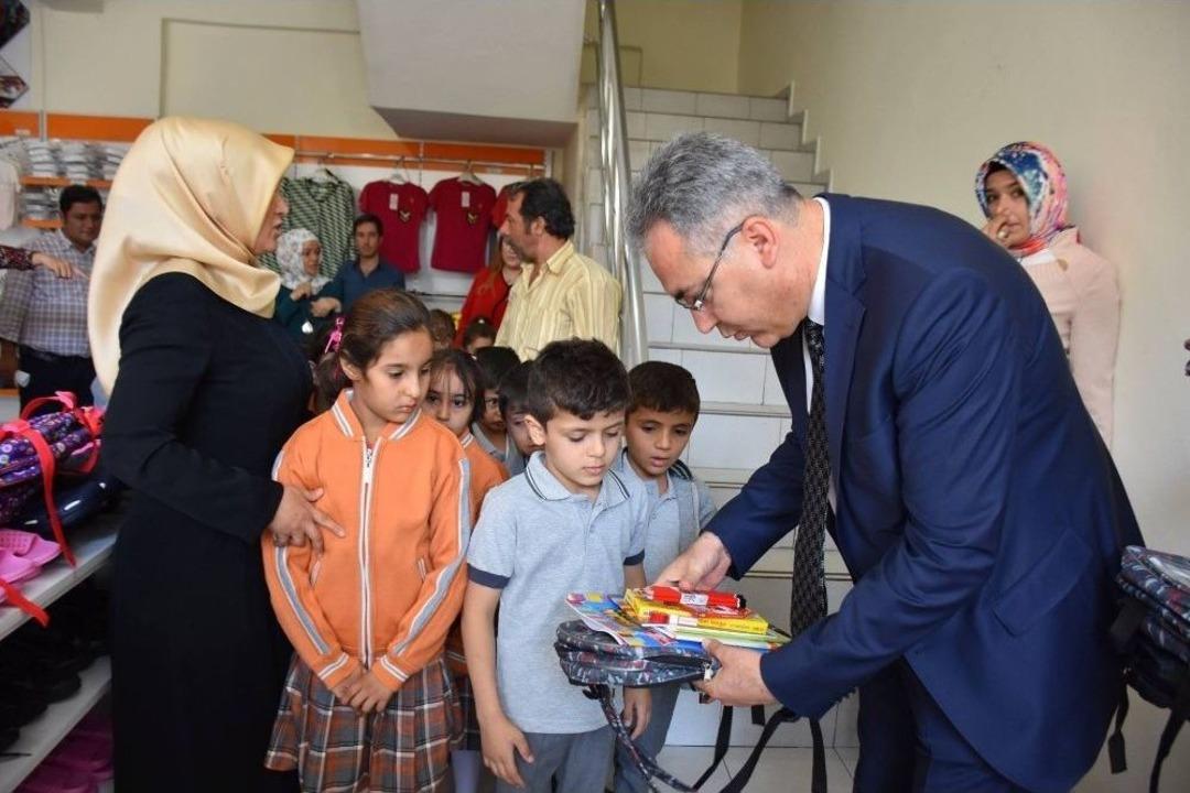 Sosyal Yardım Merkezi&rsquo;den &Ouml;ğrencilere &ldquo;okul Yardımı&rdquo;