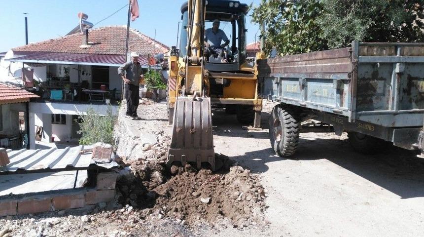 Alaşehir Belediyesi&rsquo;nden Kırsal Mahallelerde Asfalt &Ccedil;alışması