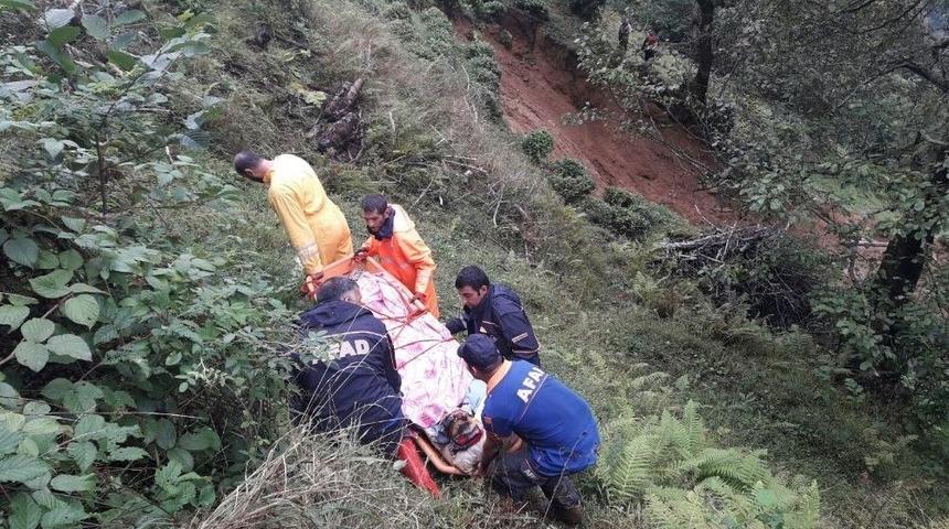 Rize&rsquo;de D&uuml;n Yaşanan Sel Ve Heyelanlar Nedeniyle Evlerinde Mahsur Kalan Vatandaşlar Kurtarılmaya Başlandı