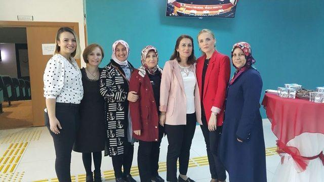 Boz&uuml;y&uuml;k&rsquo;te Anne S&uuml;t&uuml;n&uuml; Teşvik Konulu Panel D&uuml;zenlendi 1