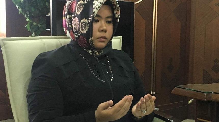 Taylandlı Chutikarn Mamang M&uuml;sl&uuml;man Olarak B&uuml;şra İsmini Aldı