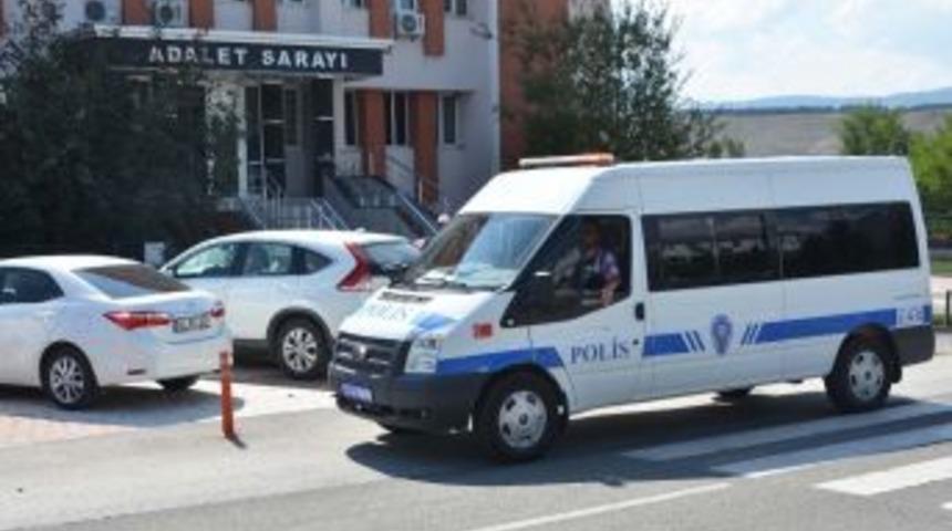 Su&ccedil;&uuml;st&uuml; Yakalanan Hırsızlık Ş&uuml;phelileri Serbest