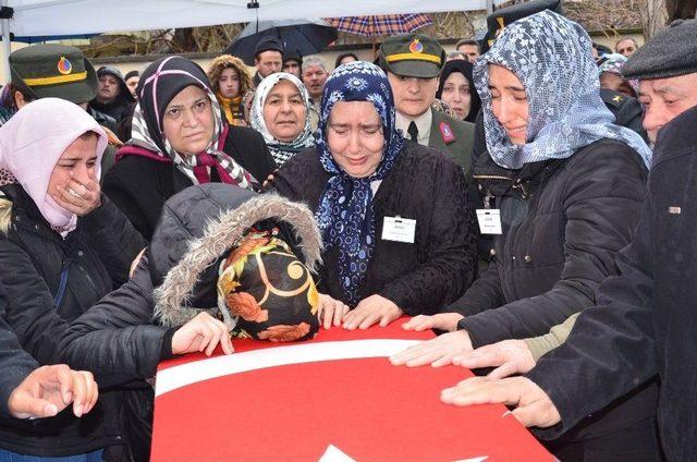 Şehidin Cenazesi Evine Getirilerek Helallik Alındı