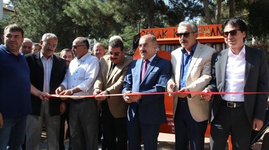 Nevşehir&rsquo;e Sokak K&uuml;t&uuml;phanesi Kuruldu