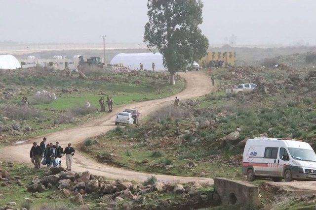 Hatay’da Sınır Karakolu Yakınlarına Roket Düştü