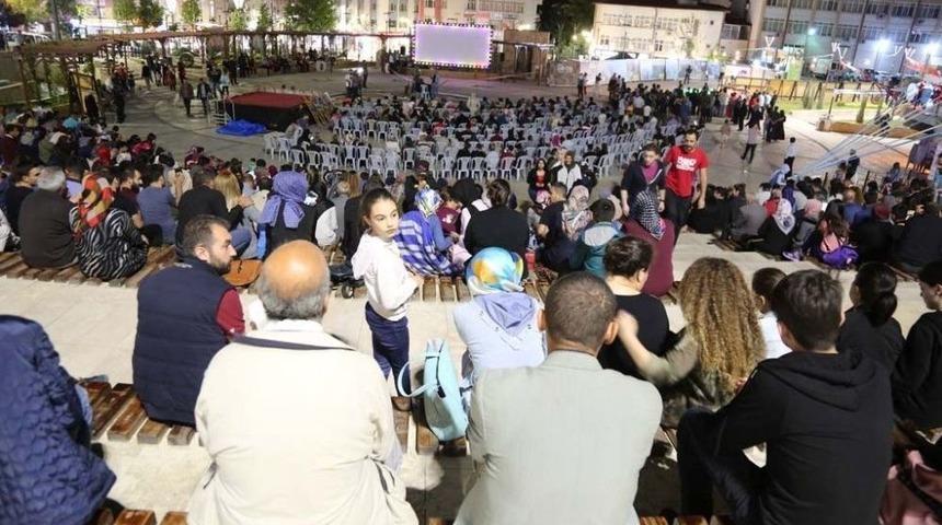 Sivas&rsquo;ta Nostaljik A&ccedil;ık Hava Sinemasına Yoğun İlgi