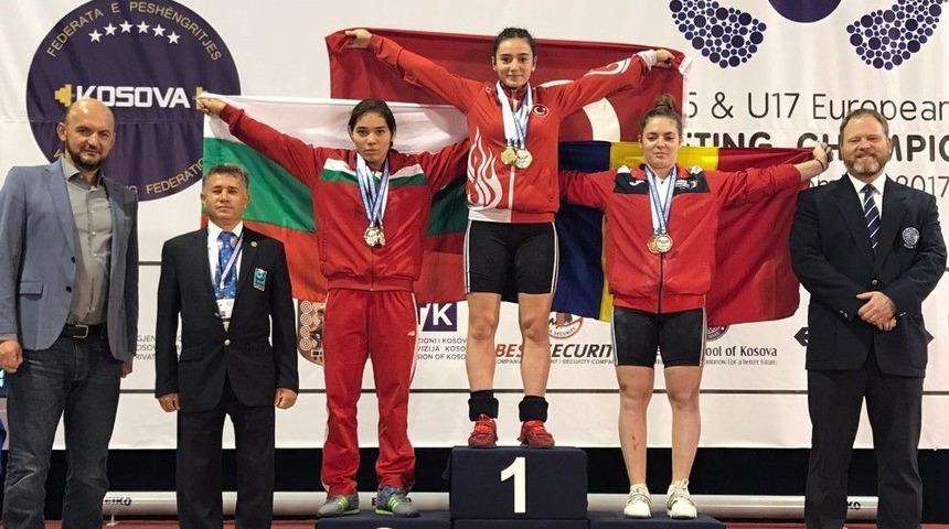 Halterde Nuray Levent R&uuml;zgarı