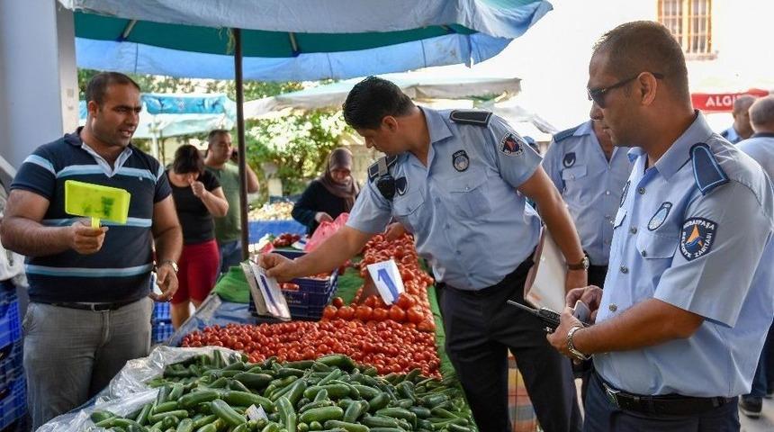 Muratpaşa Pazarlarında Etiket Denetimi