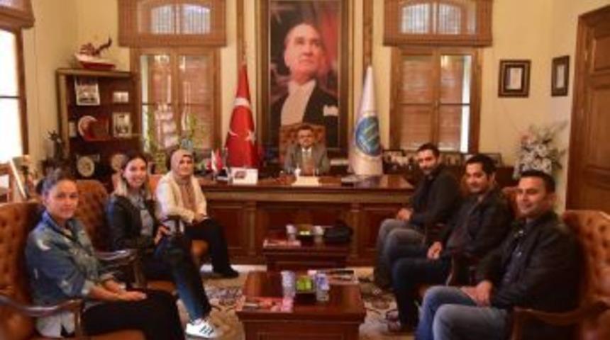 Başkan Yağcı, Okul M&uuml;d&uuml;r&uuml; Ve &Ouml;ğretmenlerle Bir Araya Geldi