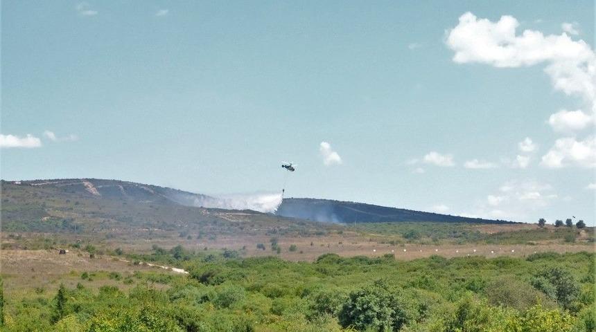 Tuzla Piyade Okulu İ&ccedil;erisinde Bulunan Otluk Alanda Yangın &Ccedil;ıktı