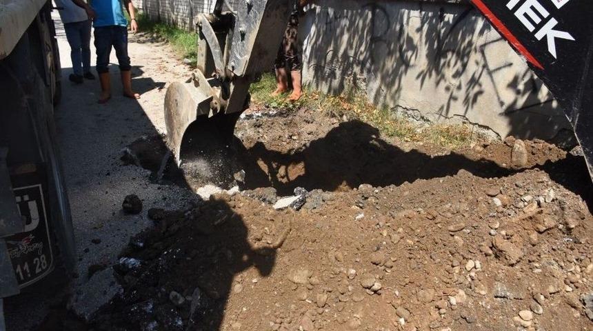 Körpeşler Mahallesinde Su Hatları Yenileniyor