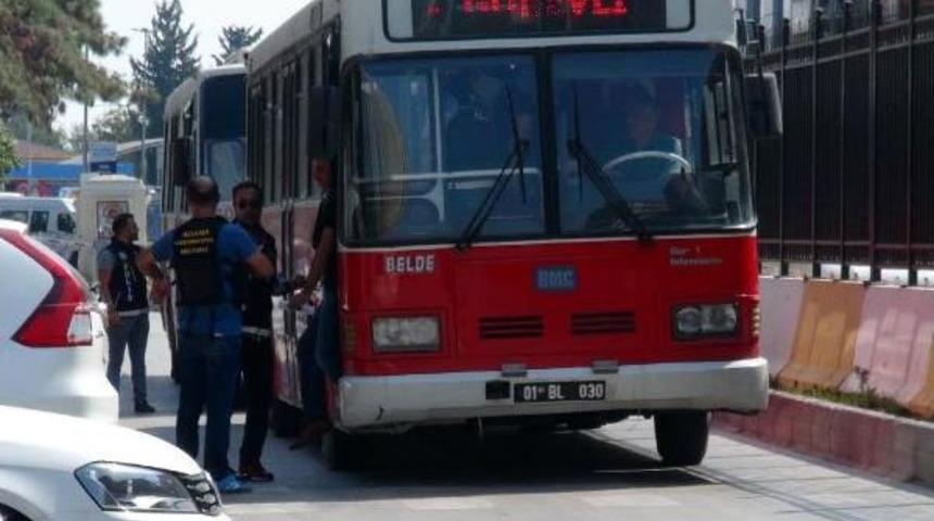 Uyuşturucu Tacirleri Belediye Otob&uuml;s&uuml;yle Adliyeye G&ouml;t&uuml;r&uuml;ld&uuml;