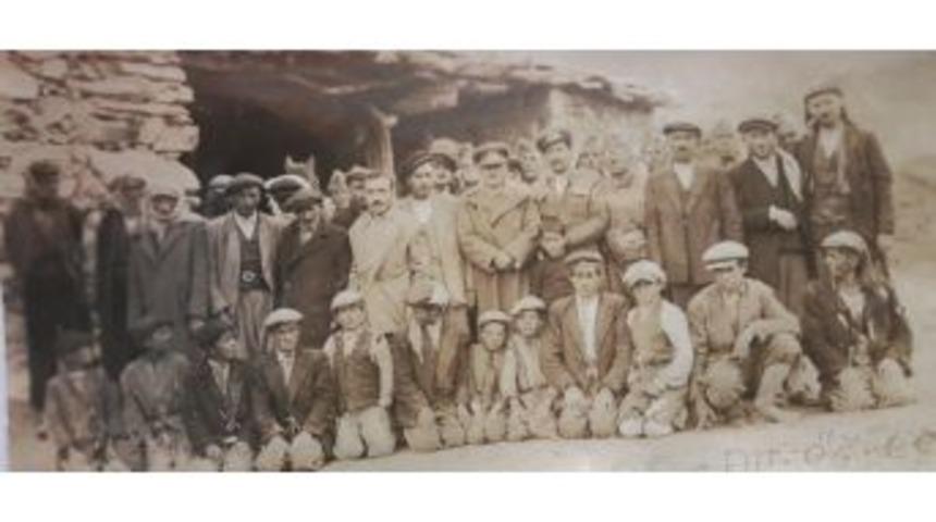 Bursa&rsquo;dan Hakkari&rsquo;ye 1954 Yılından Kalma Hatıra Fotoğrafı