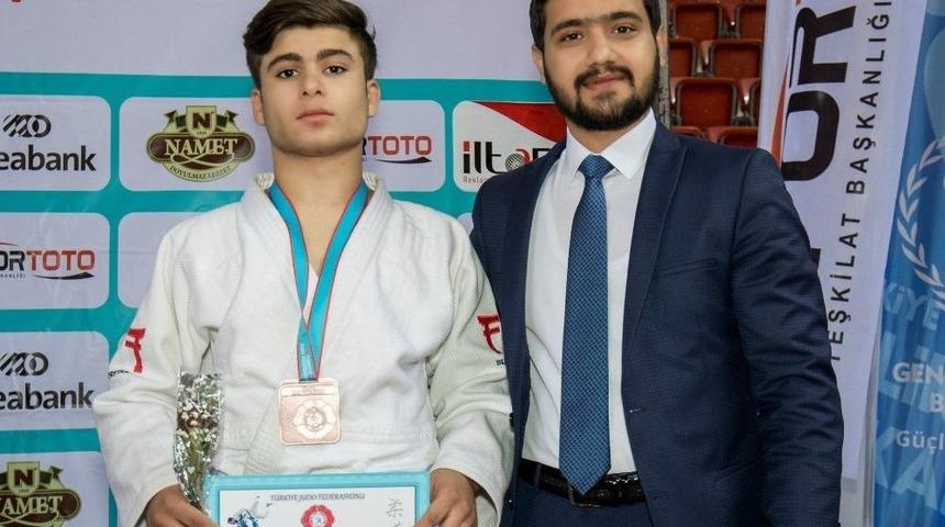 Şanlıurfalı Judocu T&uuml;rkiye 3.&rsquo;s&uuml; Oldu