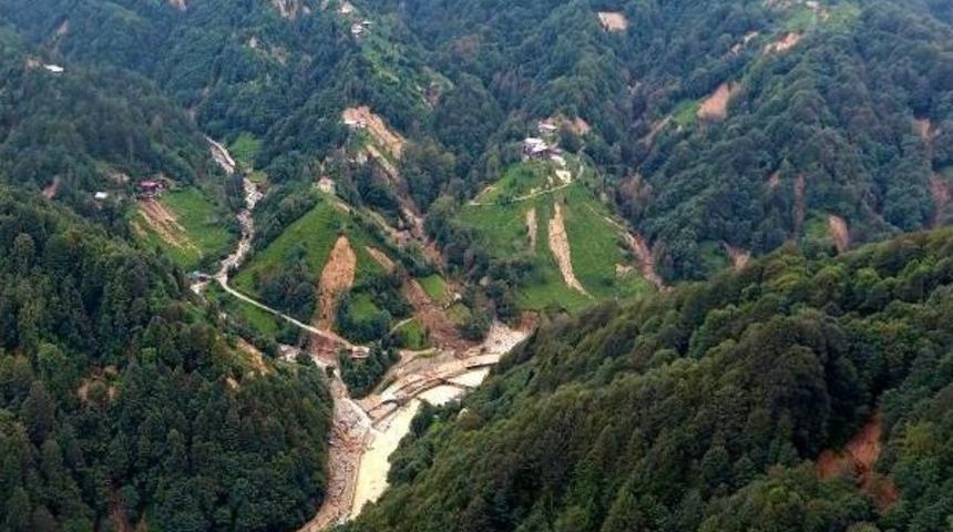Rize&rsquo;De Sel Ve Heyelanda Mahsur Kalanlara Ulaşıldı