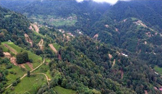 Rize’De Sel Ve Heyelanda Mahsur Kalanlara Ulaşıldı