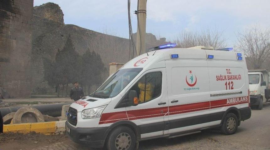 Surlardan D&uuml;şen Gen&ccedil; Ağır Yaralandı