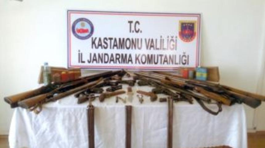 Jandarma Ekiplerinden Ka&ccedil;ak Silah Operasyonu