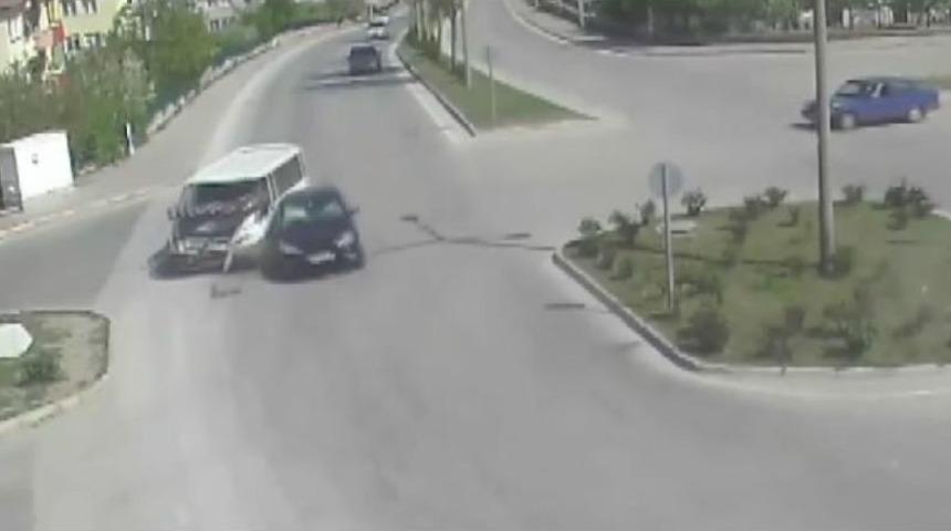 Trafik Kazaları, Mobese Kameralarına Anbean Yansıdı